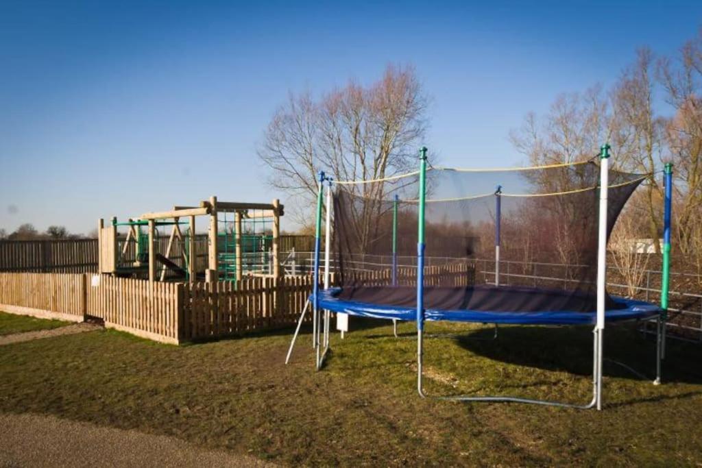Blueberry Cottage - Lower Mill Estate Somerford Keynes ภายนอก รูปภาพ