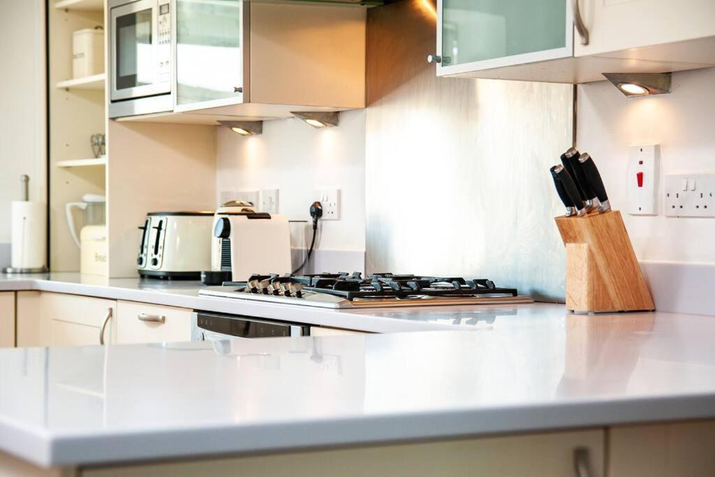 Blueberry Cottage - Lower Mill Estate Somerford Keynes ภายนอก รูปภาพ