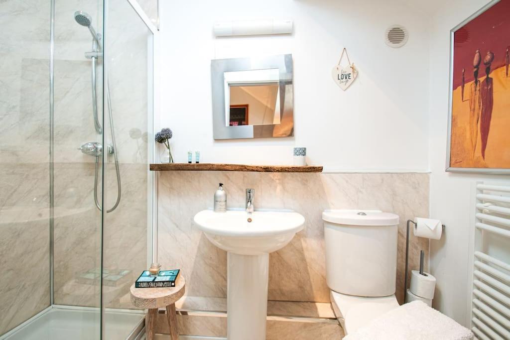 Blueberry Cottage - Lower Mill Estate Somerford Keynes ภายนอก รูปภาพ