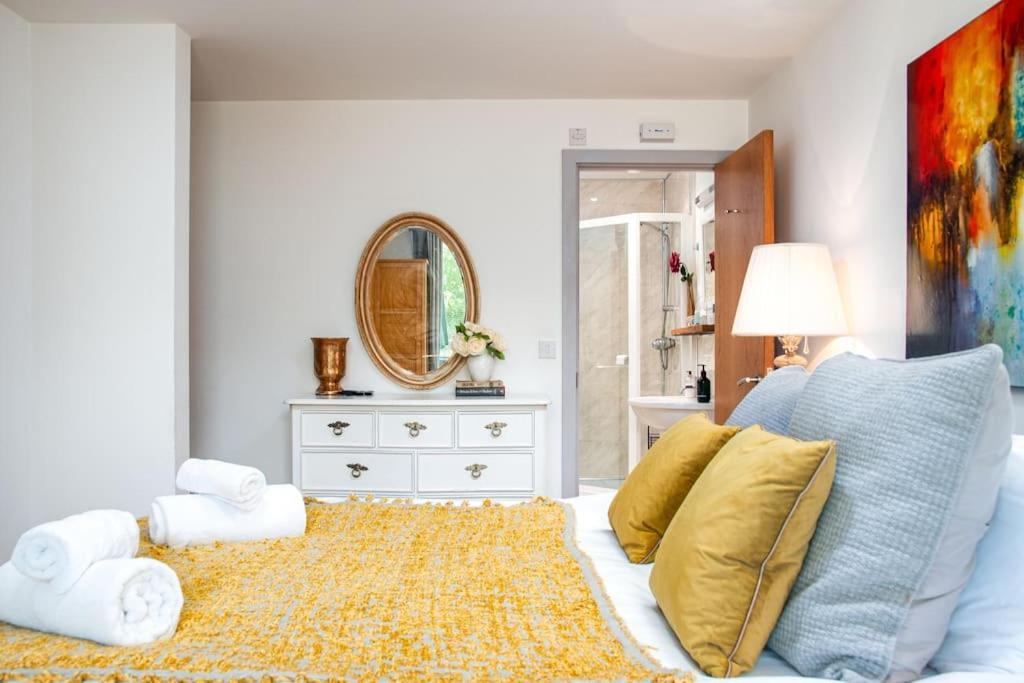 Blueberry Cottage - Lower Mill Estate Somerford Keynes ภายนอก รูปภาพ