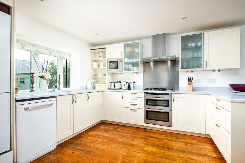 Blueberry Cottage - Lower Mill Estate Somerford Keynes ภายนอก รูปภาพ