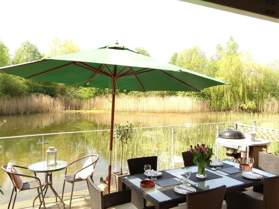Blueberry Cottage - Lower Mill Estate Somerford Keynes ภายนอก รูปภาพ